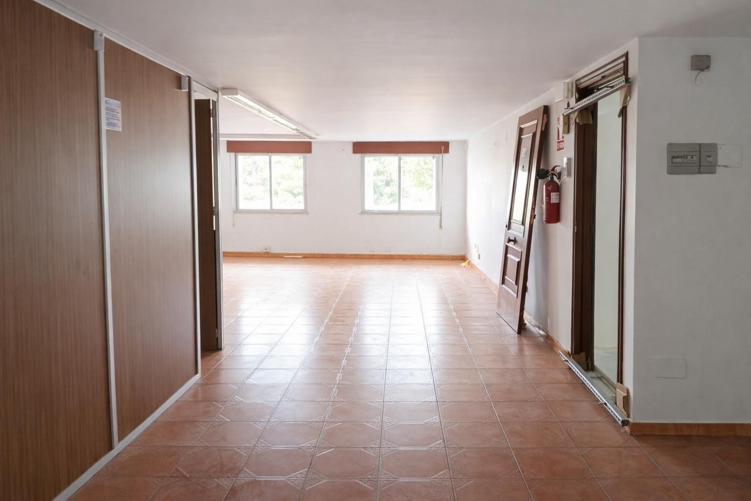 Office for sale in Lugo Capital