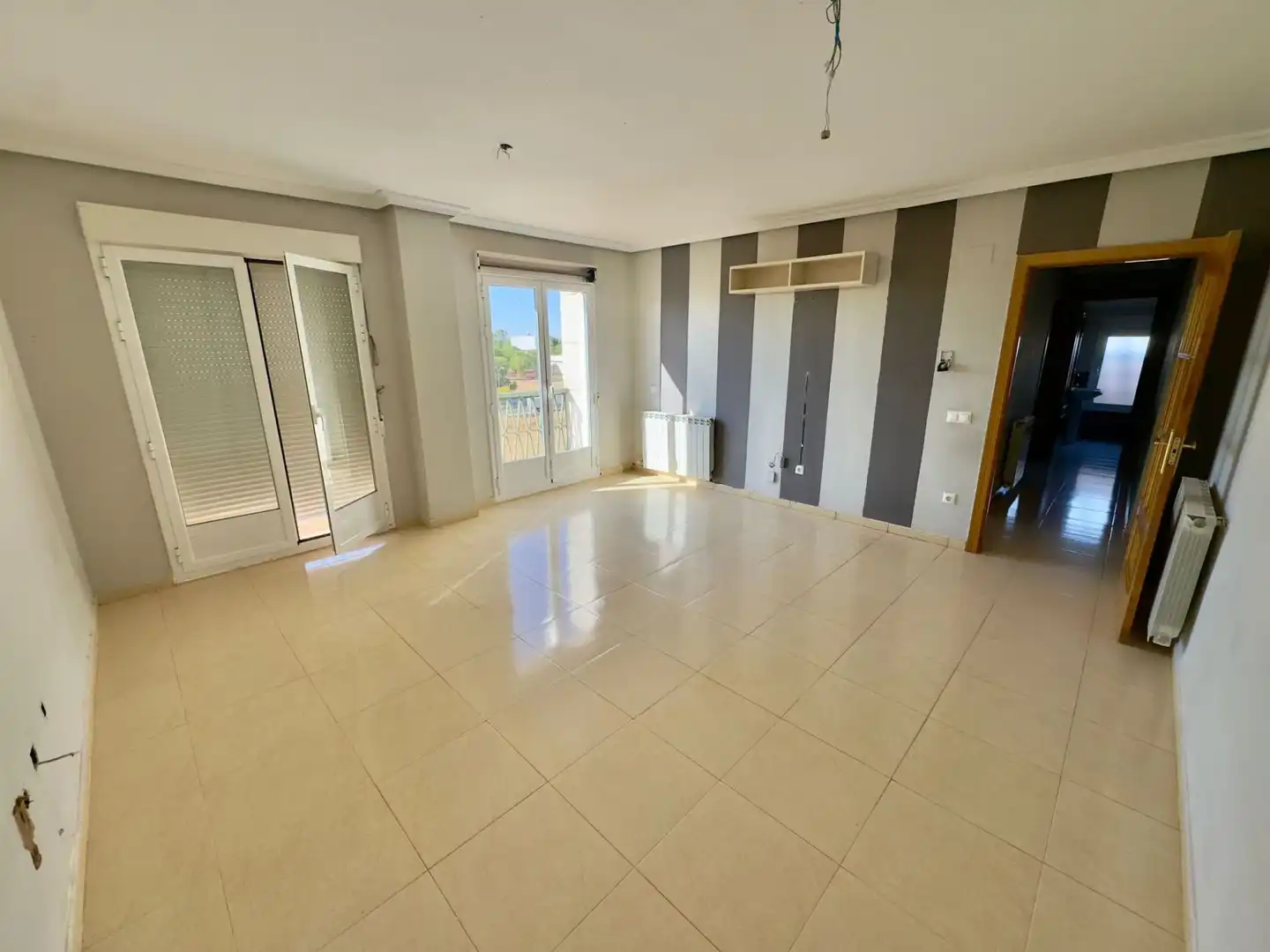 Vista exterior de Ático en venta en Valdepeñas con Terraza y Balcón