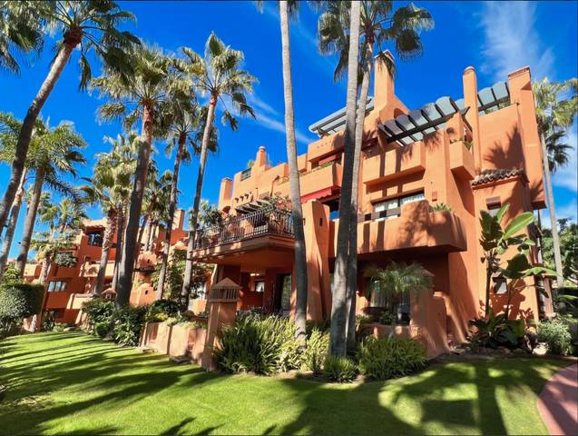 Apartamento en Alquiler en Urbanización la Alzambra, 3 en La Dama de Noche - La Alzambra