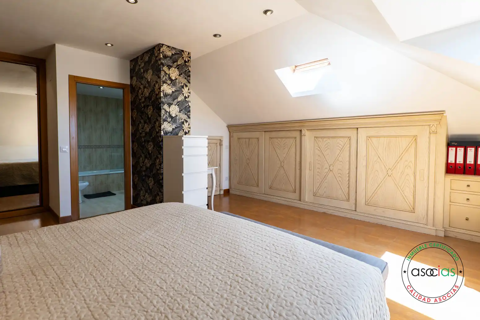 Habitación de Piso en venta en Gijón  con Calefacción, Parquet y Trastero