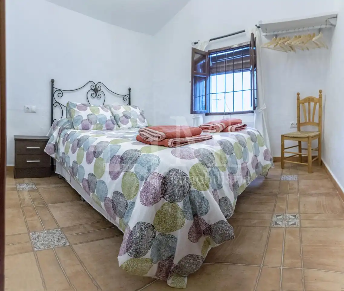 Bedroom of Country homes for sale in Periana, Málaga