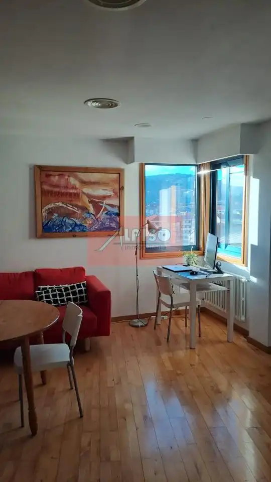 Apartamento de alquiler en Ourense Capital  con Calefacción, Parquet y Amueblado