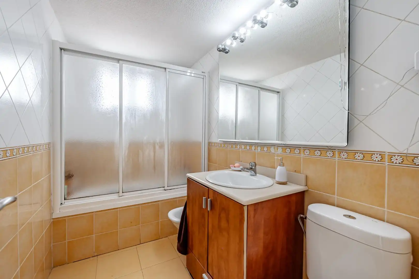 Baño de Piso en venta en Móstoles con Calefacción, Jardín privado y Terraza