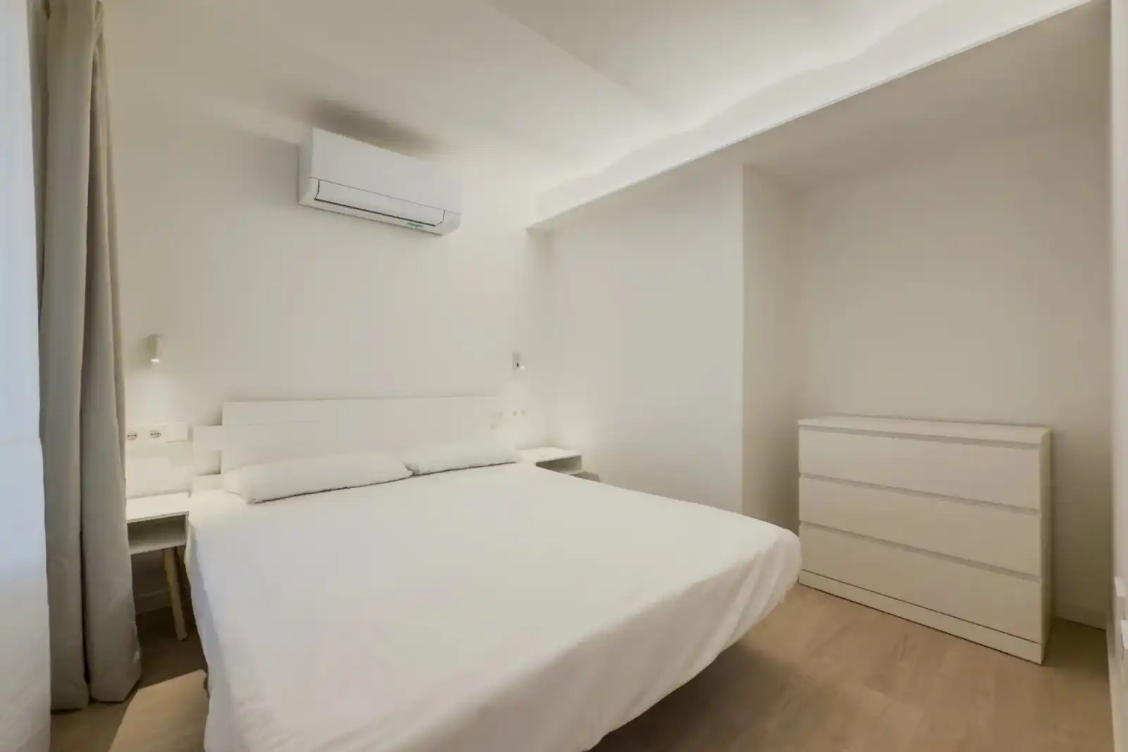 Schlafzimmer von Wohnung zur Miete in Sants - Montjuïc
