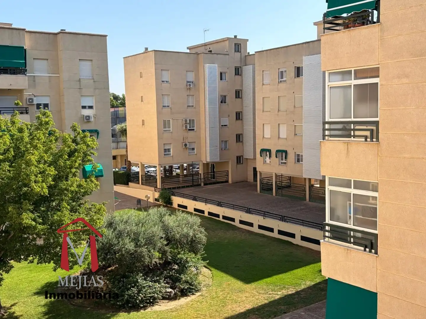 Piso con ascensor en venta en Zona de la Vega