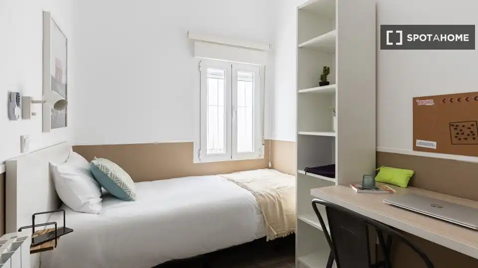 Habitación de Piso de alquiler en Getafe con Aire acondicionado, Calefacción y Amueblado
