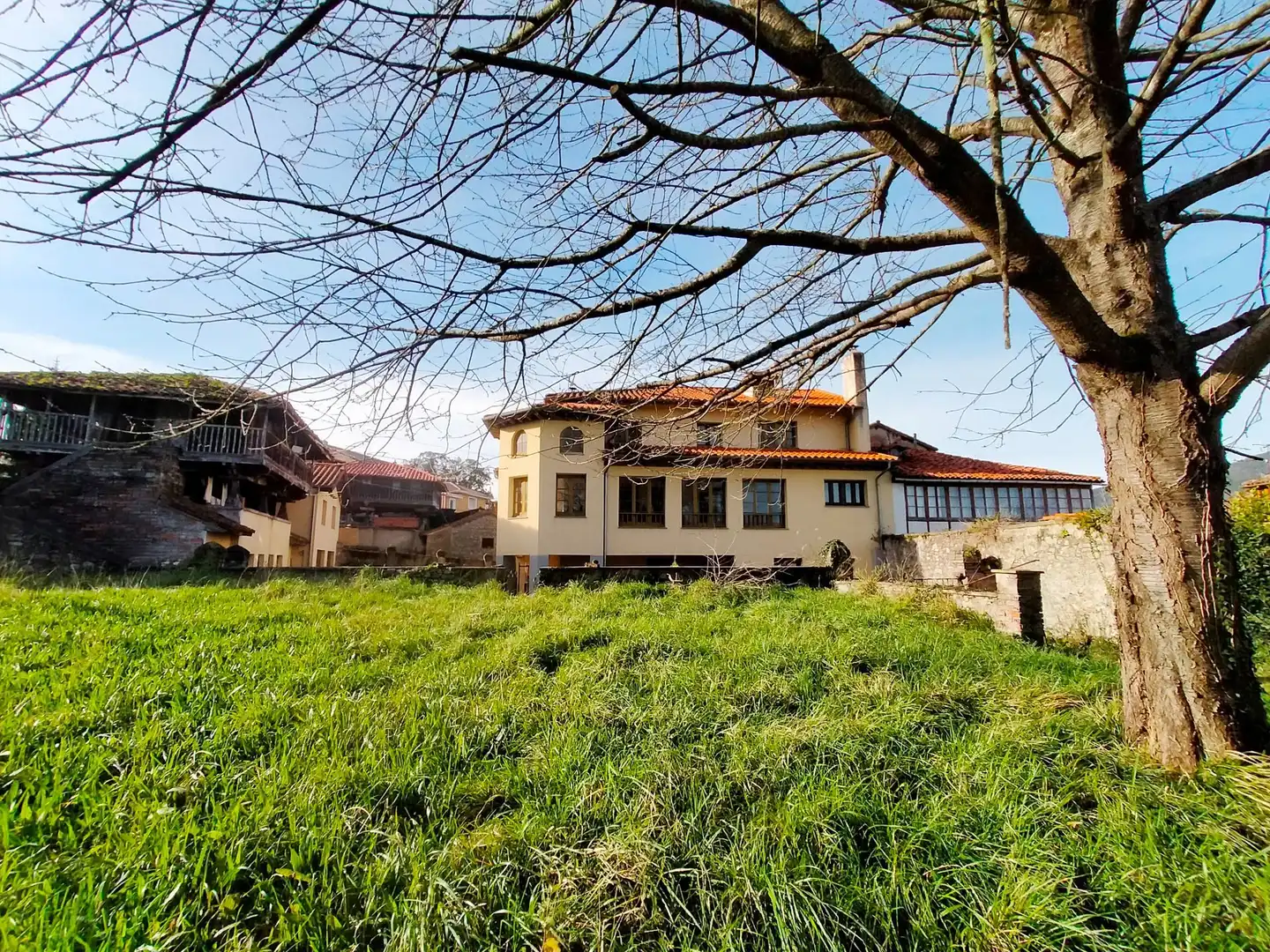 Casa con jardín en venta en Pravia