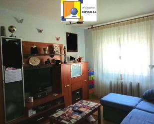 Bedroom of Flat for sale in Castellanos de Villiquera  with Heating, Parquet flooring and Furnished