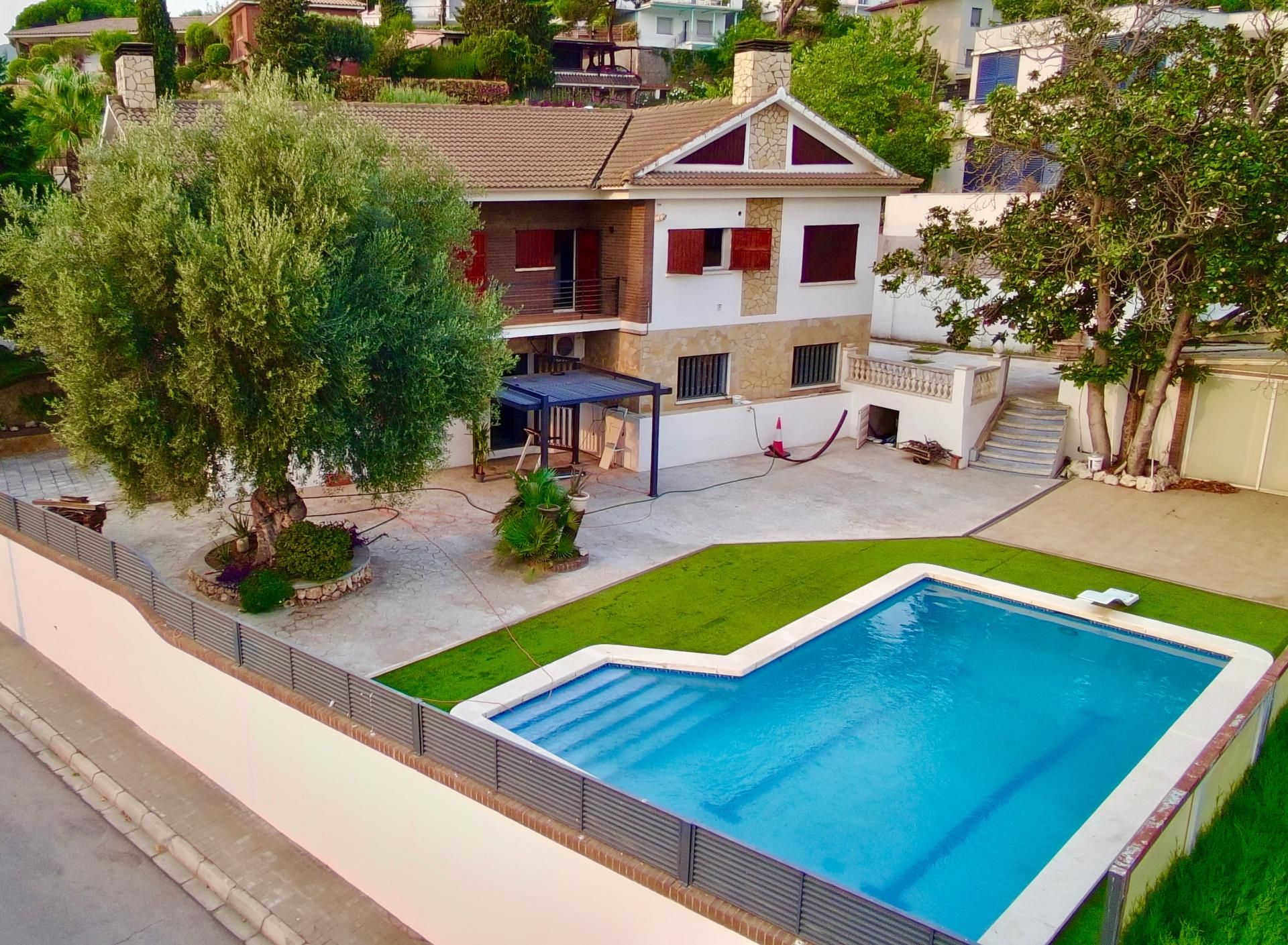 Piscina de Casa o xalet en venda en Tiana amb Aire condicionat, Terrassa i Piscina