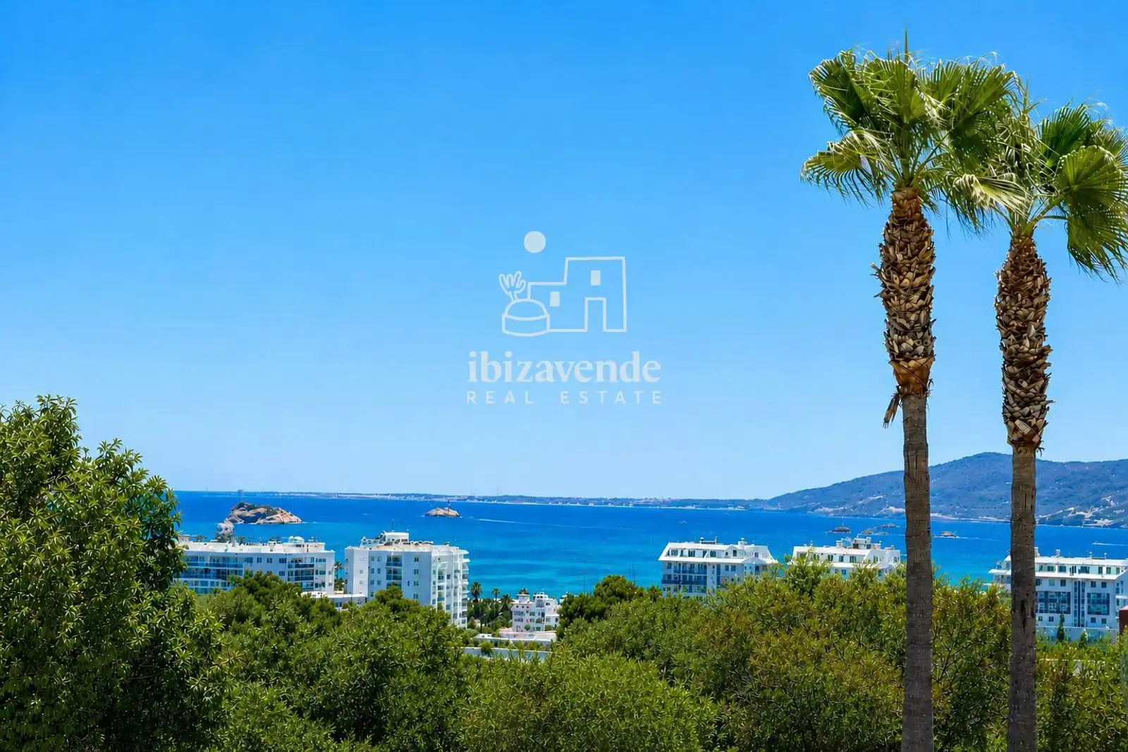 Vista exterior de Casa o xalet en venda en Santa Eulària des Riu amb Aire condicionat, Calefacció i Piscina