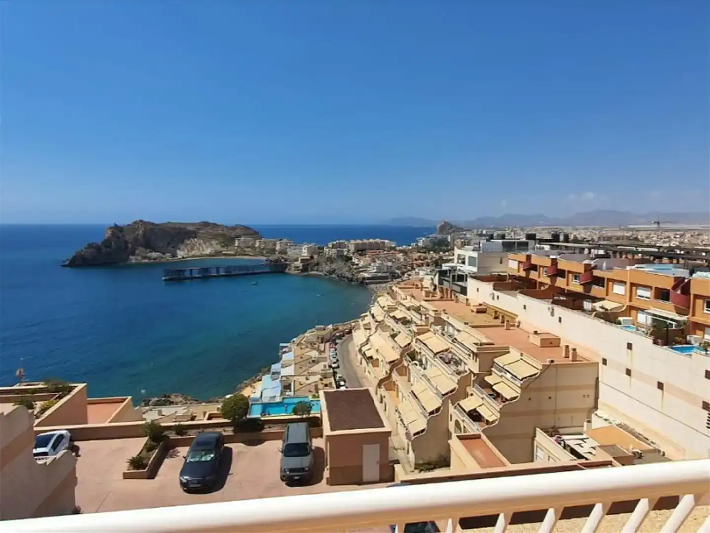 Vista exterior de Piso en venta en Águilas con Jardín privado, Trastero y Piscina