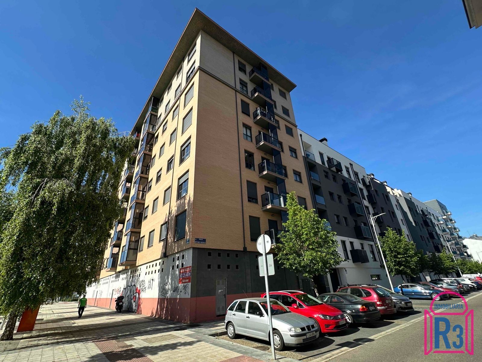 Exterior view of Office to rent in León Capital   with Heating and Terrace