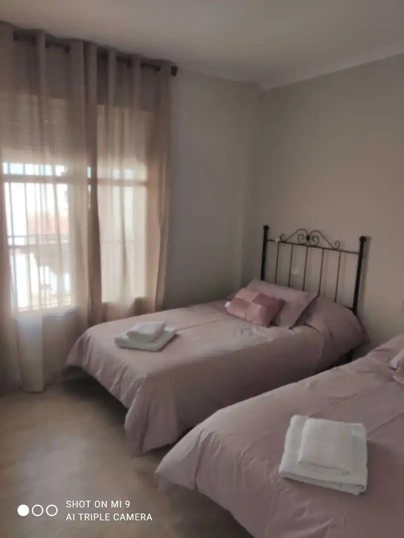 Habitación de Casa o chalet para compartir en Granada con Trastero y Amueblado