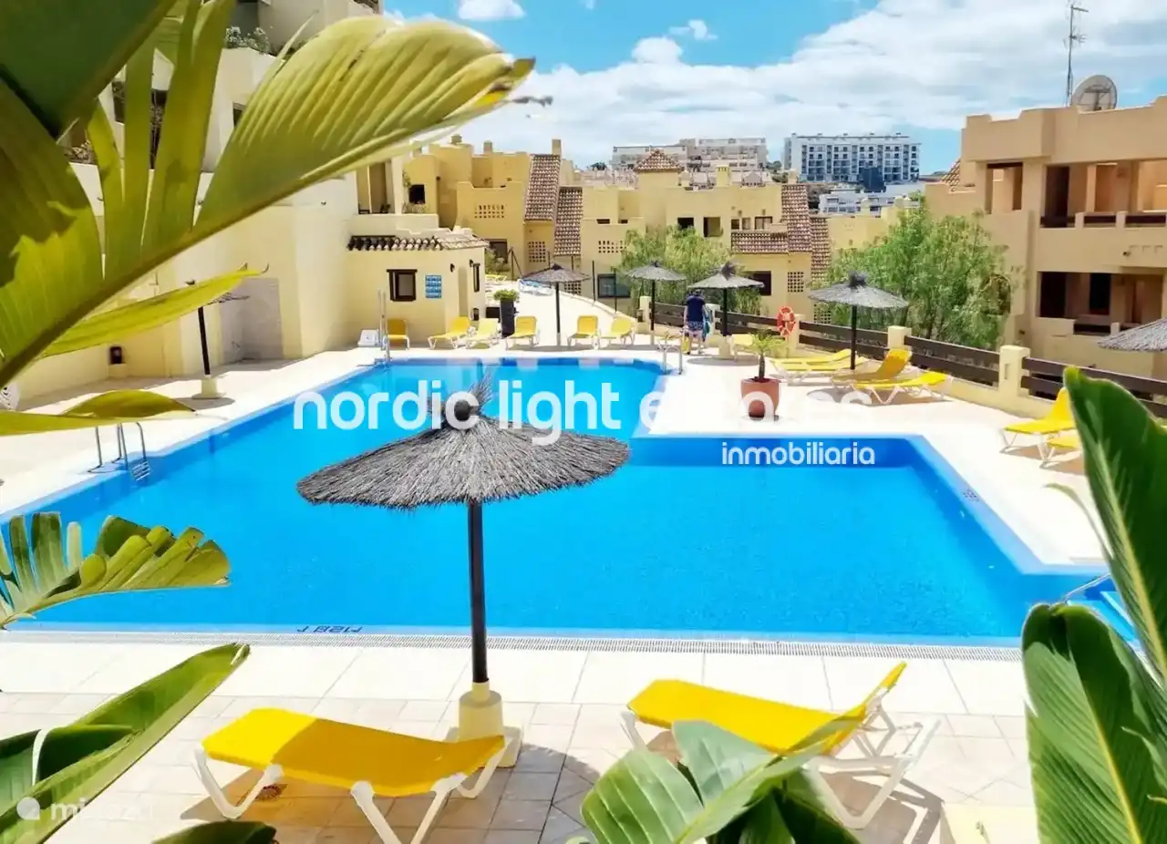 Pis amb piscina en venda a Manilva Pueblo