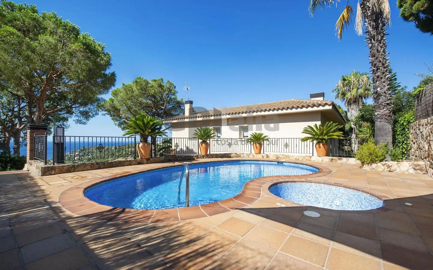 Casa con piscina en venta en Santa María de Llorell