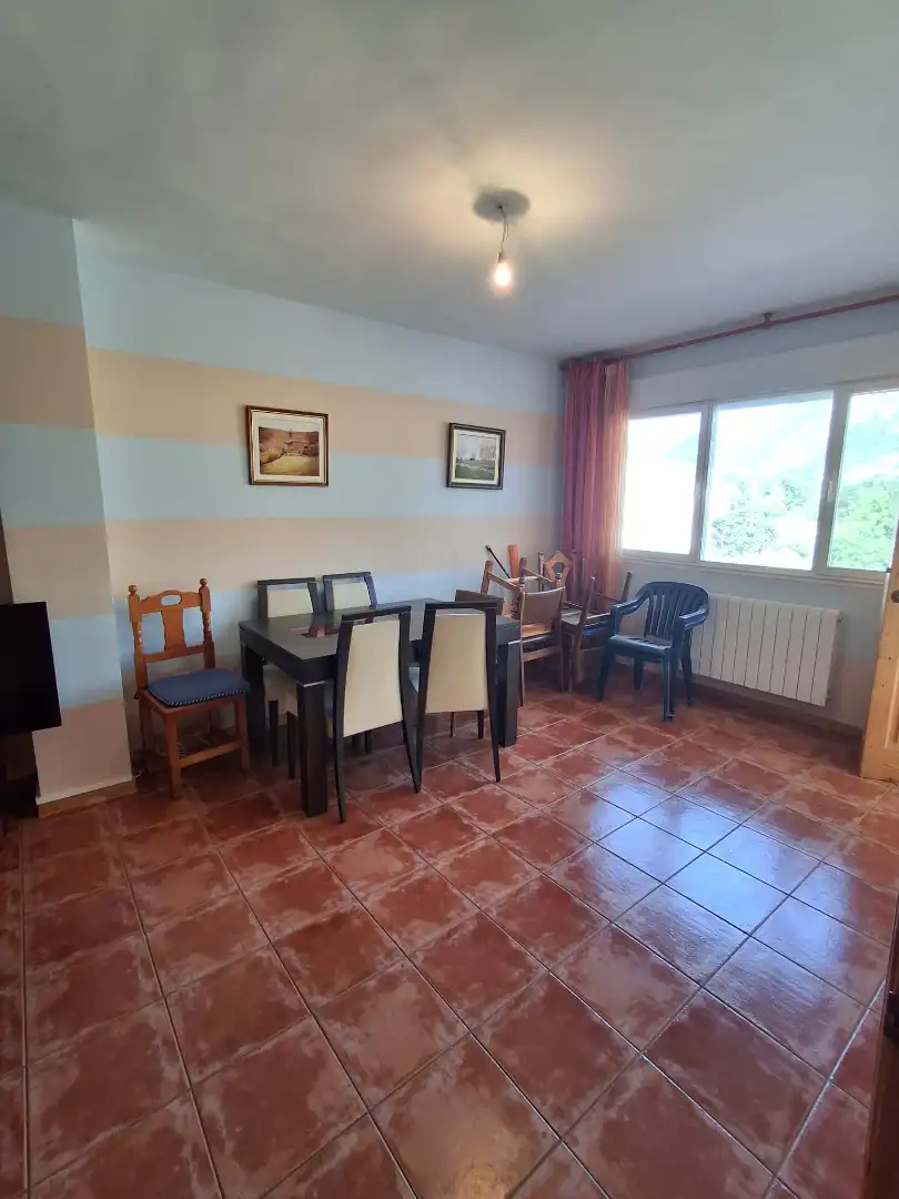 Menjador de Casa adosada en venda en Torrecilla En Cameros amb Calefacció, Parquet i Terrassa