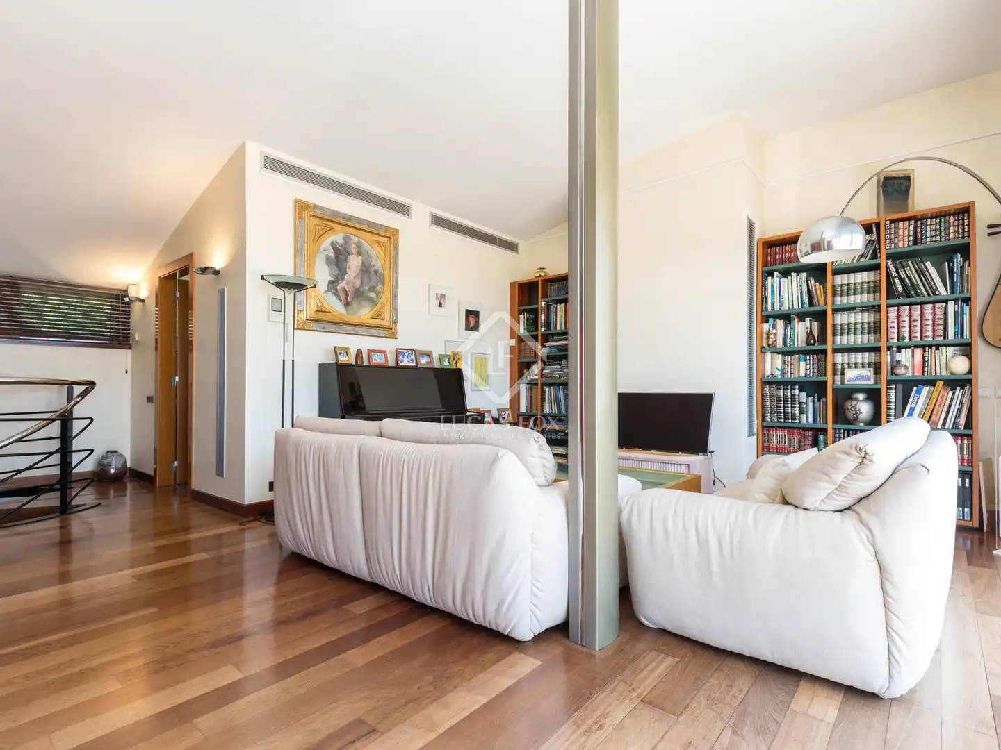 Wohnzimmer von Haus oder Chalet zum Verkauf in Esplugues de Llobregat mit Klimaanlage, Heizung und Privatgarten