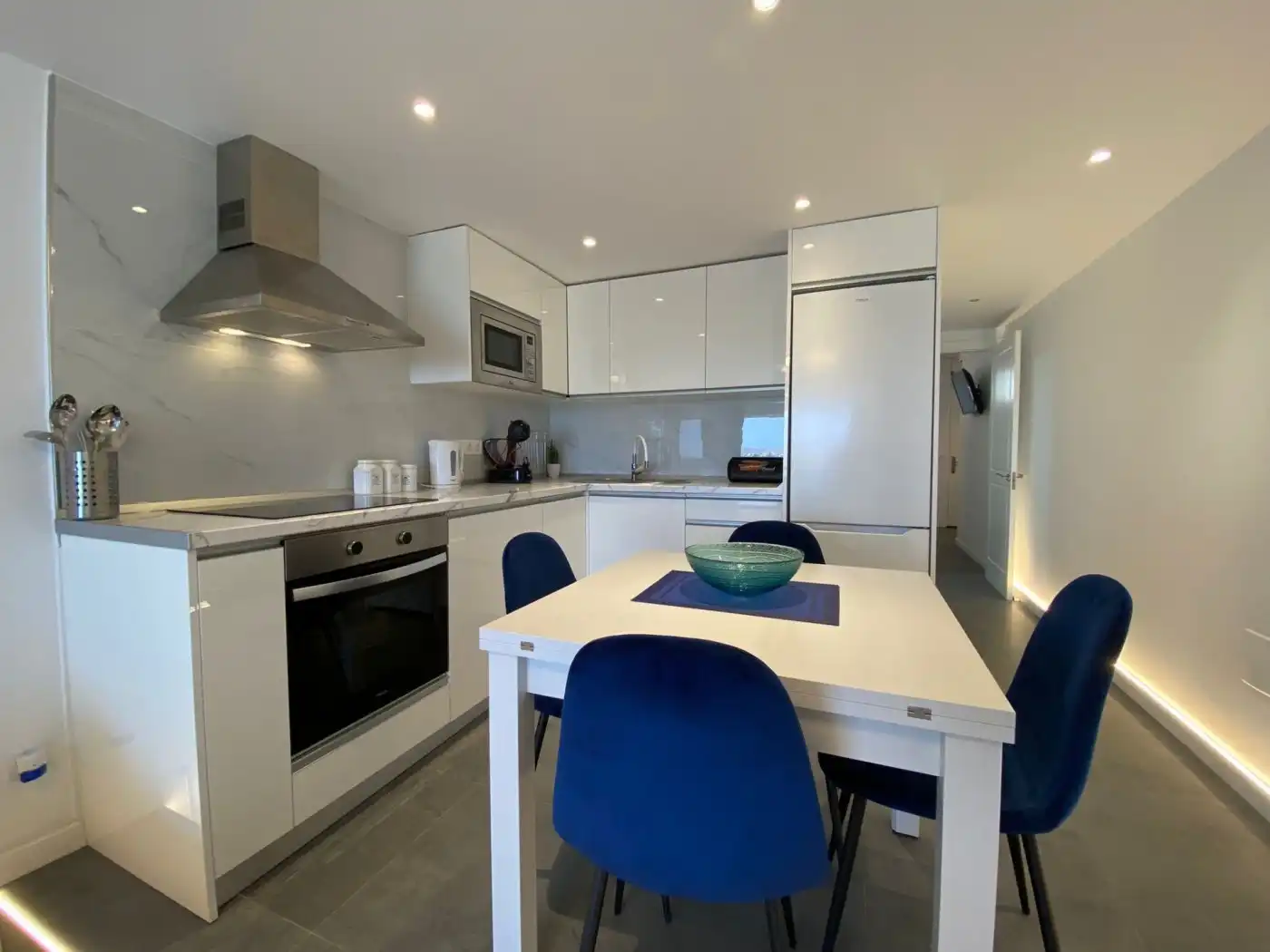 Cuina de Apartament de lloguer en San Bartolomé de Tirajana amb Aire condicionat, Moblat i Balcó
