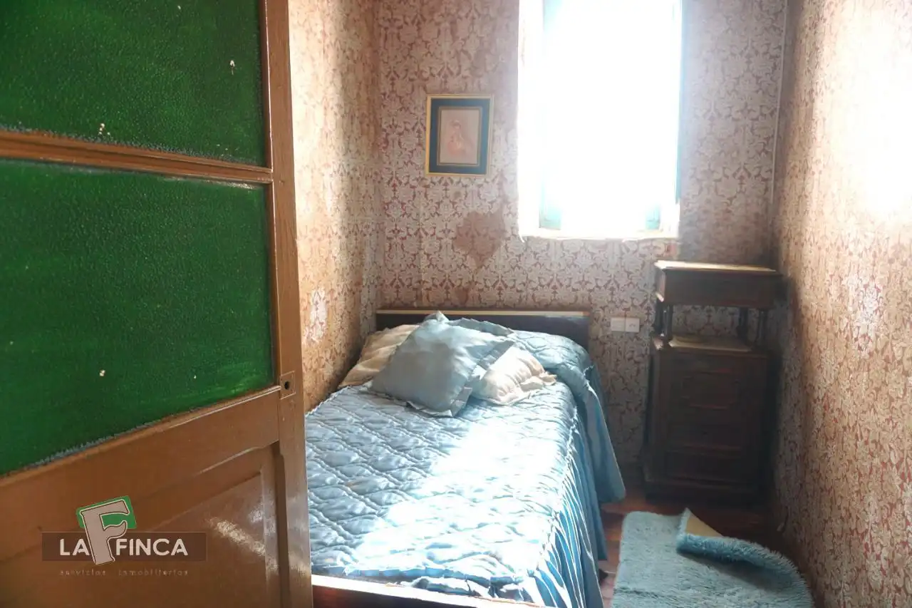 Habitación de Casa o chalet en venta en Belmonte de Miranda