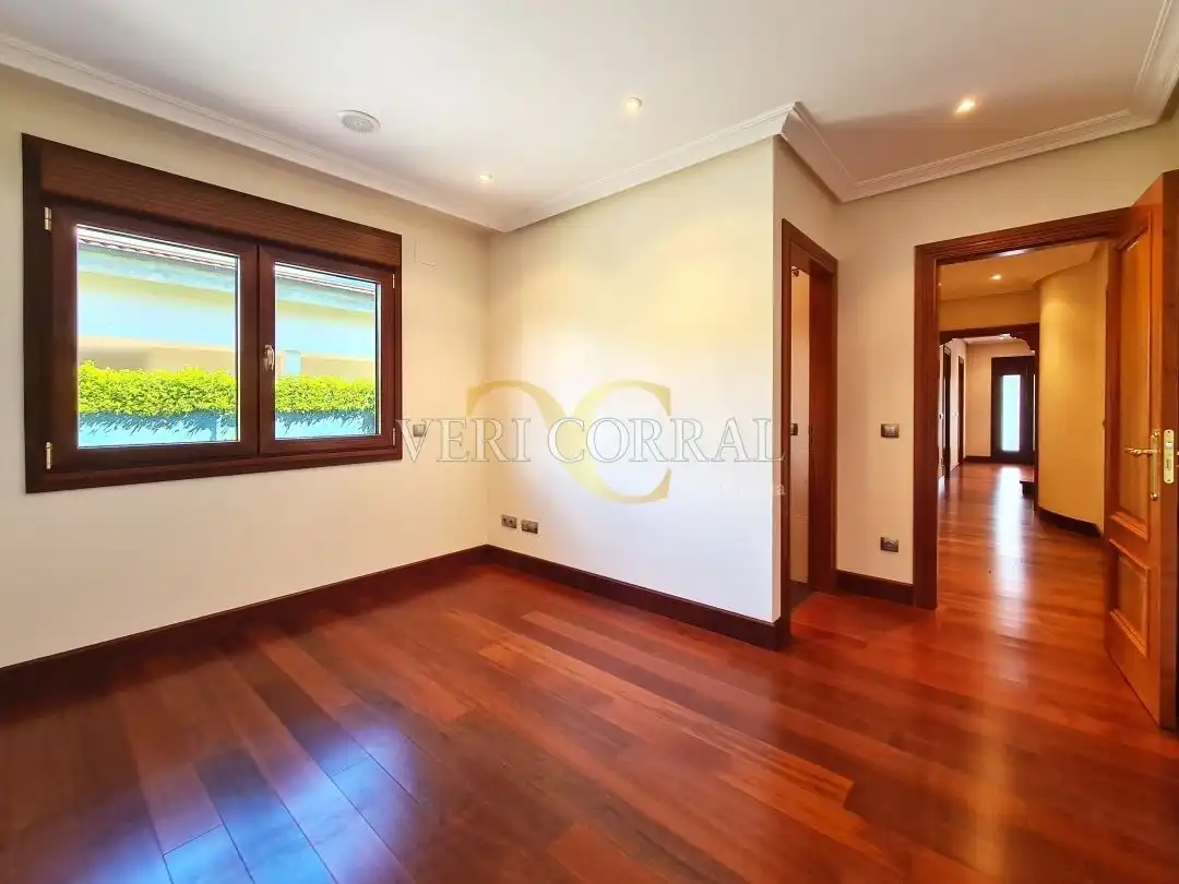 Casa o chalet en venta en Oviedo  con Calefacción, Jardín privado y Terraza