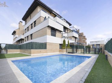 Appartamento con balcone in vendita a Calle las Bodas de Fígaro 32