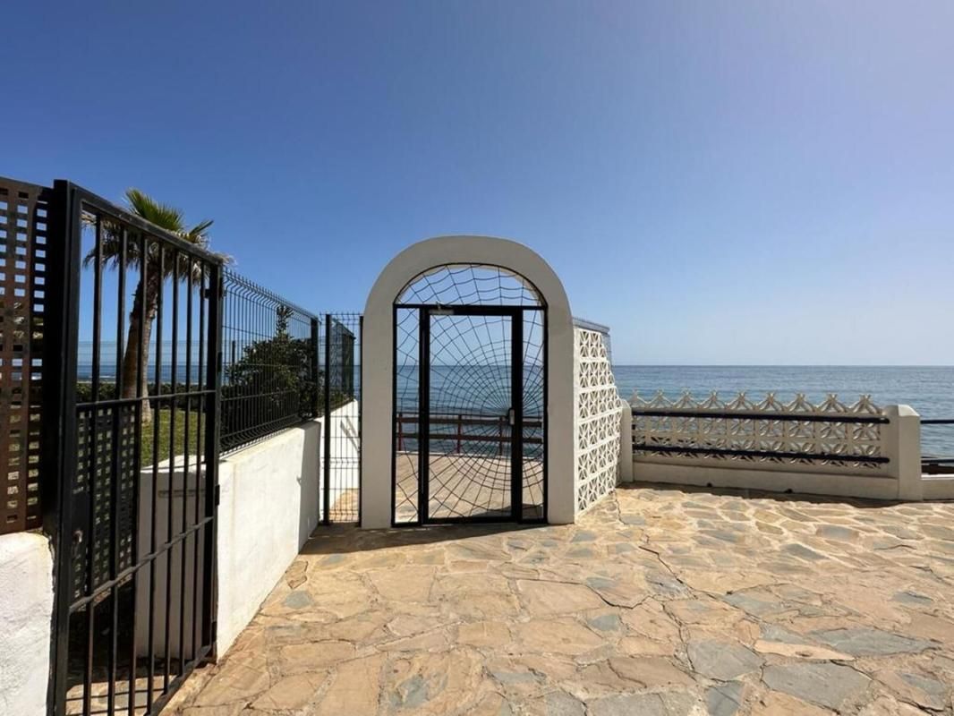 Exterior view of Planta baja for sale in Mijas  with Air Conditioner, Heating and Storage room