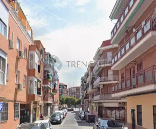 Flat for sale in CL EMILIA BALLESTER  Pl: En:B  MADRID (MADRID)
