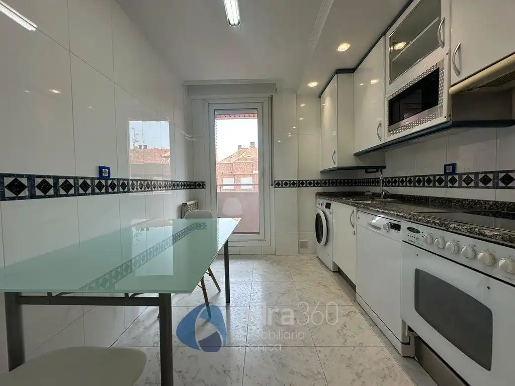 Flat for rent in Estambrera, Cascajos - Piqueras