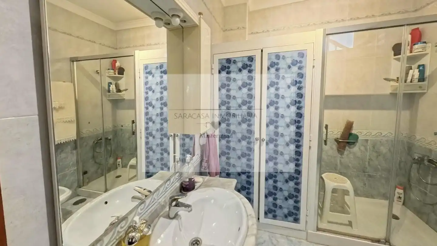Badezimmer von Haus oder Chalet zum Verkauf in Las Palmas de Gran Canaria mit Privatgarten und Terrasse