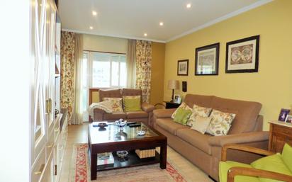 Living room of Flat for sale in Vigo   with Balcony