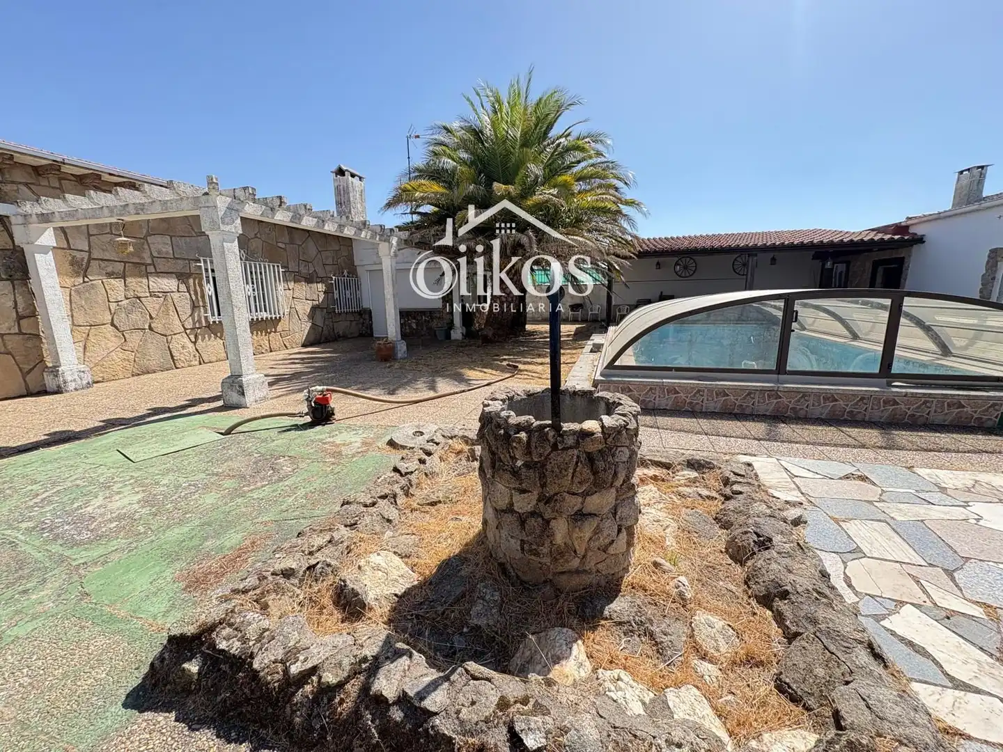 Vista exterior de Casa o xalet en venda en Vitigudino amb Calefacció, Piscina i Moblat