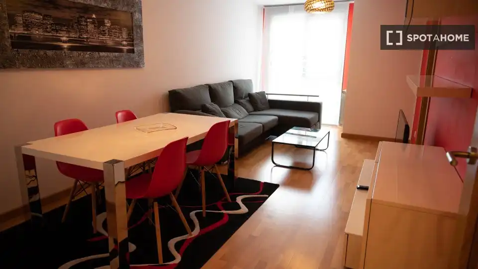Sala d'estar de Apartament per a compartir en Santa Cruz de Bezana amb Aire condicionat, Calefacció i Terrassa