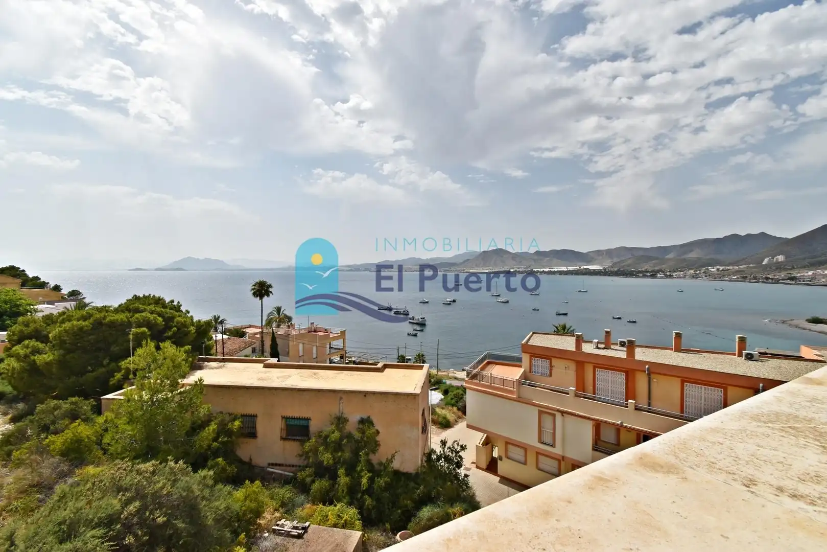 Vista exterior de Dúplex en venda en Cartagena amb Terrassa, Moblat i Balcó