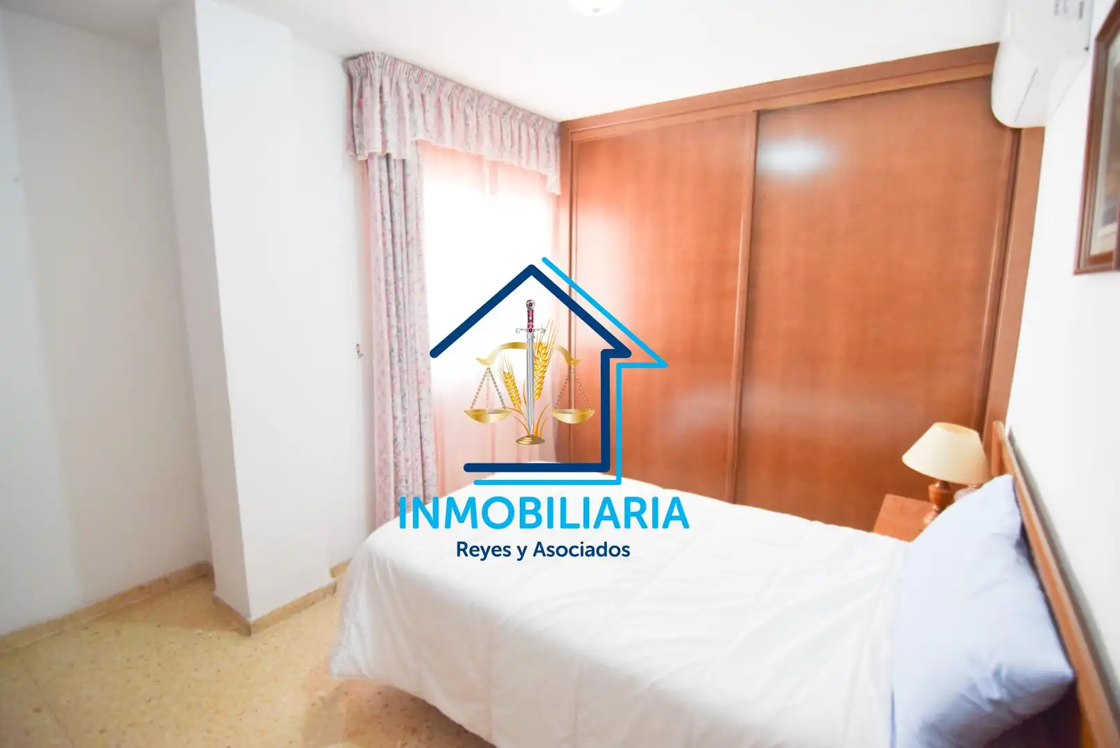 Schlafzimmer von Wohnung zum Verkauf in Córdoba mit Klimaanlage