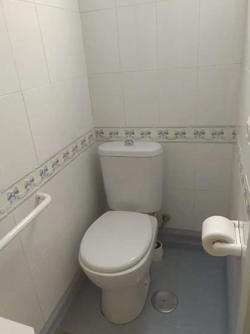 Baño de Piso de alquiler en Sevilla con Aire acondicionado, Amueblado y Horno
