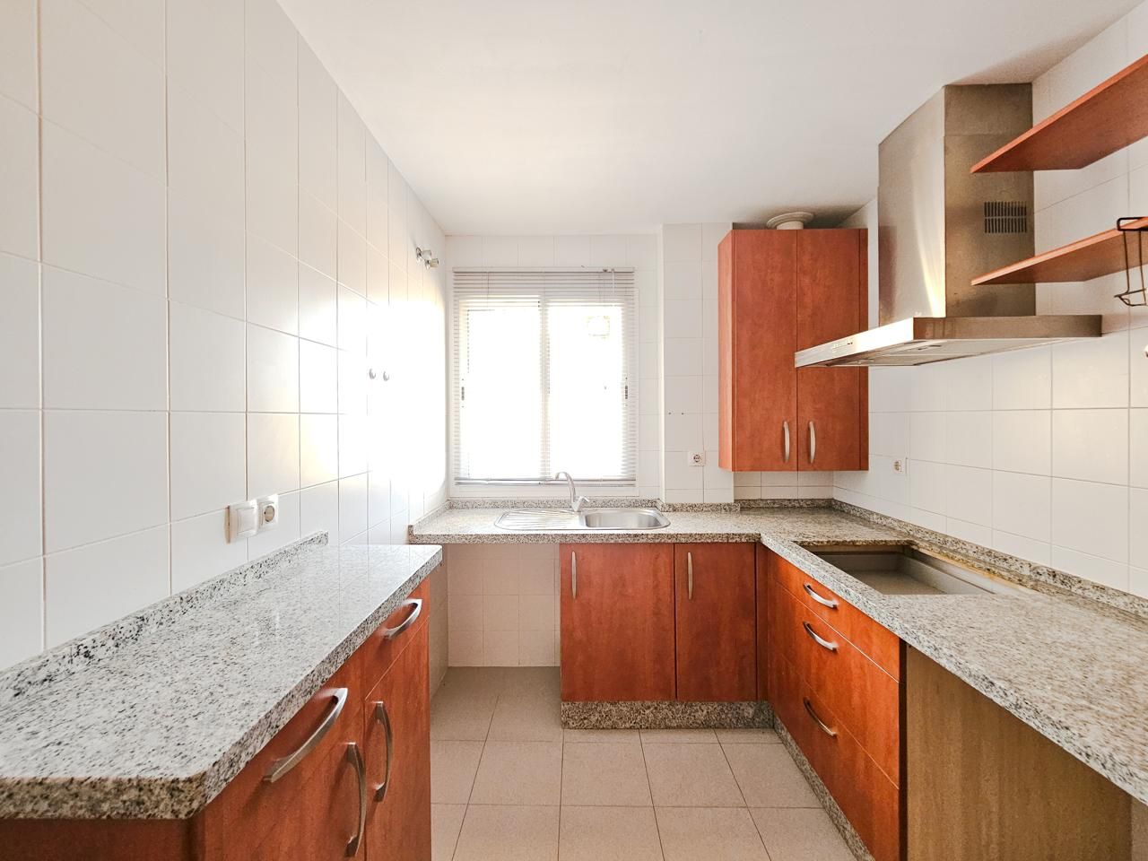 Kitchen of Flat for sale in Alcalá de Guadaira  with Storage room