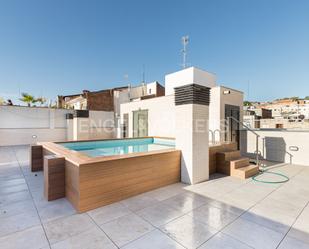 Swimming pool of Apartment for sale in  Barcelona Capital  with Air Conditioner, Heating and Swimming Pool