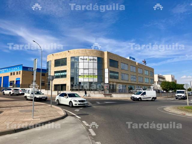 Local comercial en Alquiler en Avenida SEGUNDA en Carbajosa de la Sagrada