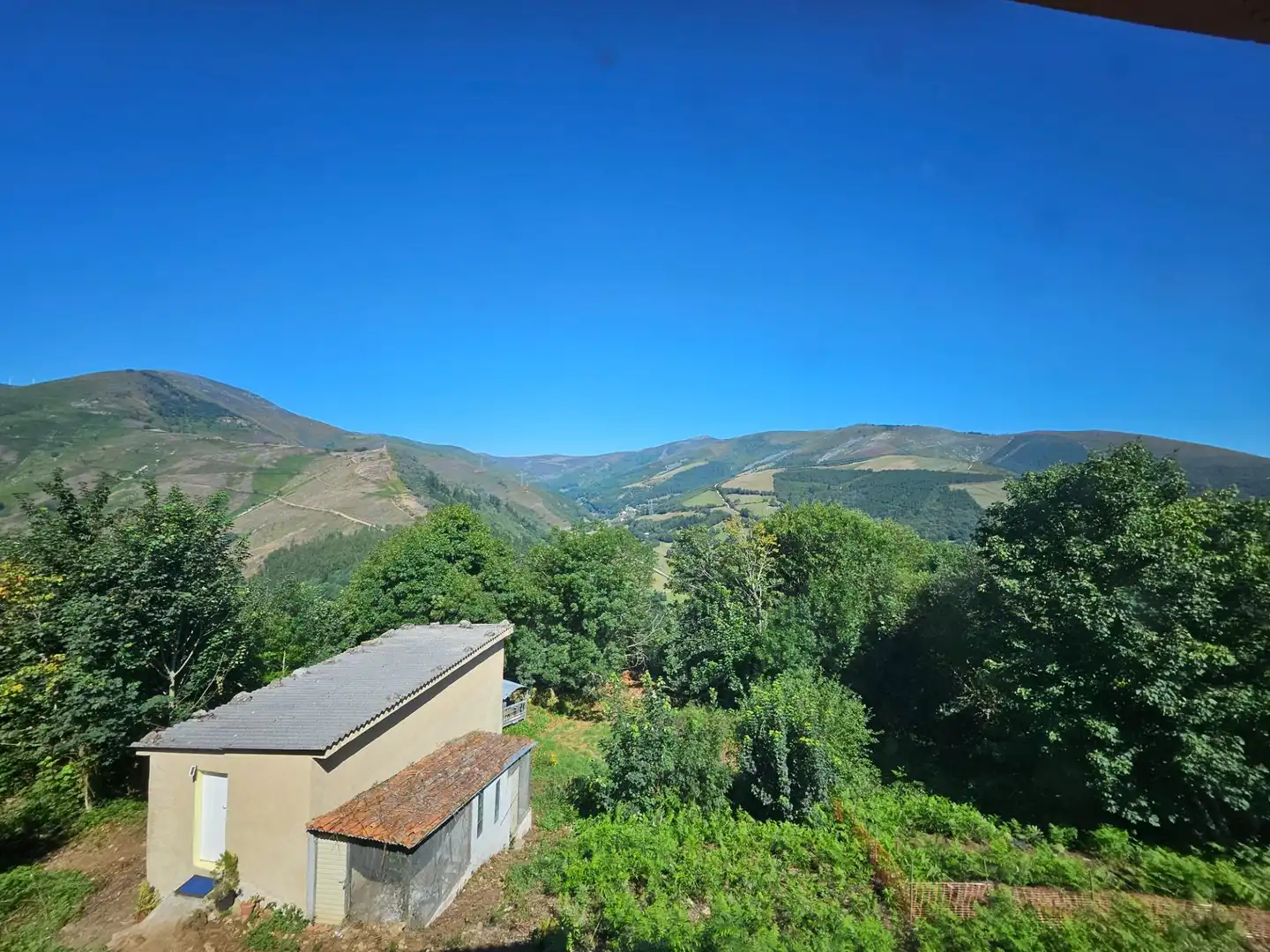 Country homes for sale in Allande