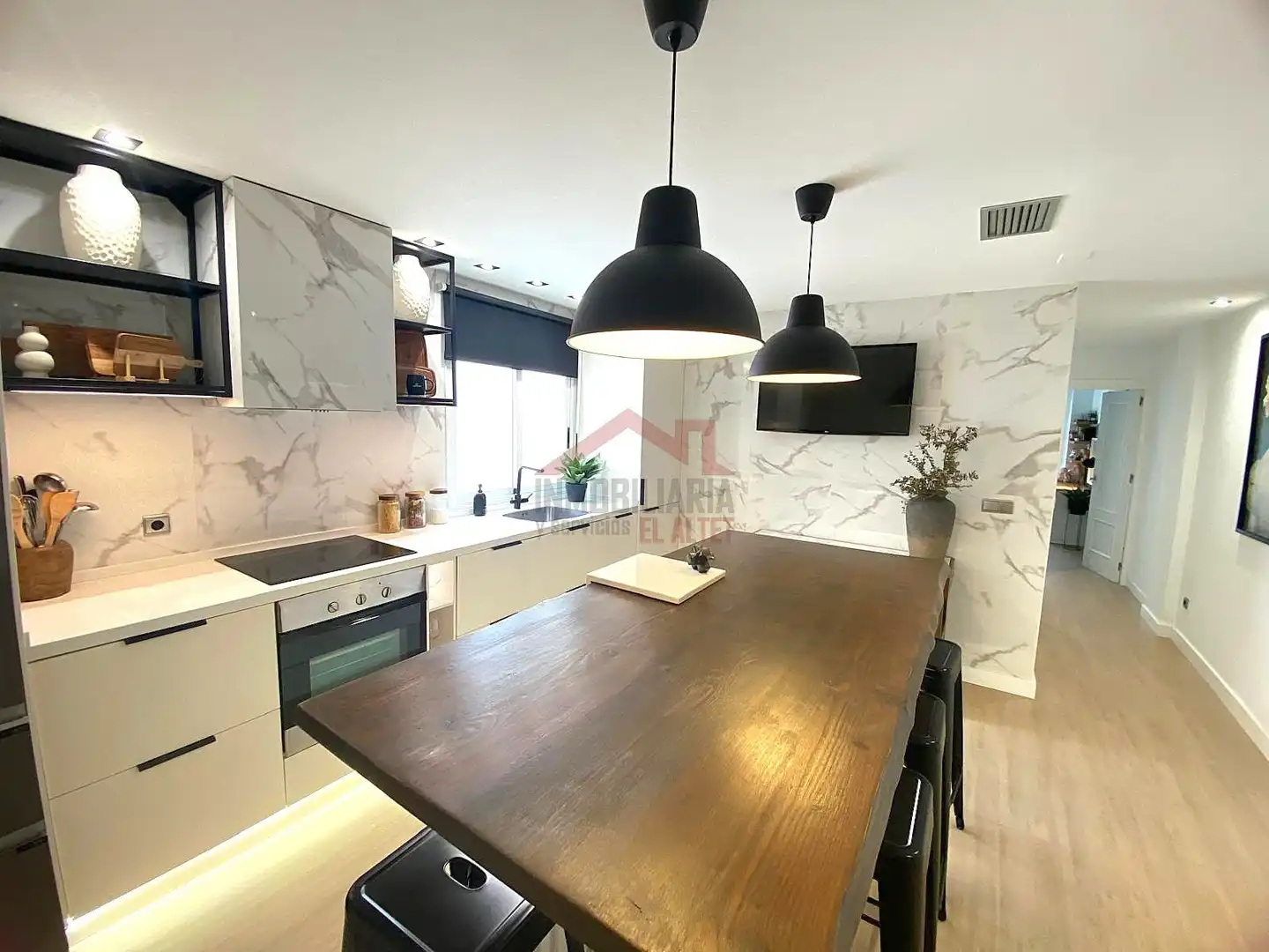 Küche von Wohnung zum Verkauf in Elche / Elx mit Klimaanlage, Heizung und Ofen