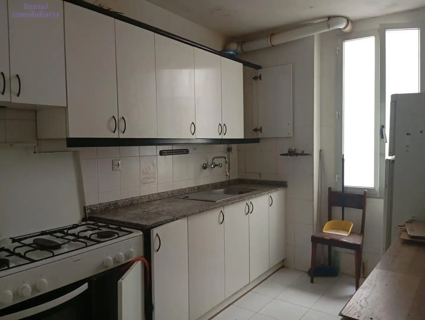 Kitchen of Flat for sale in  Logroño