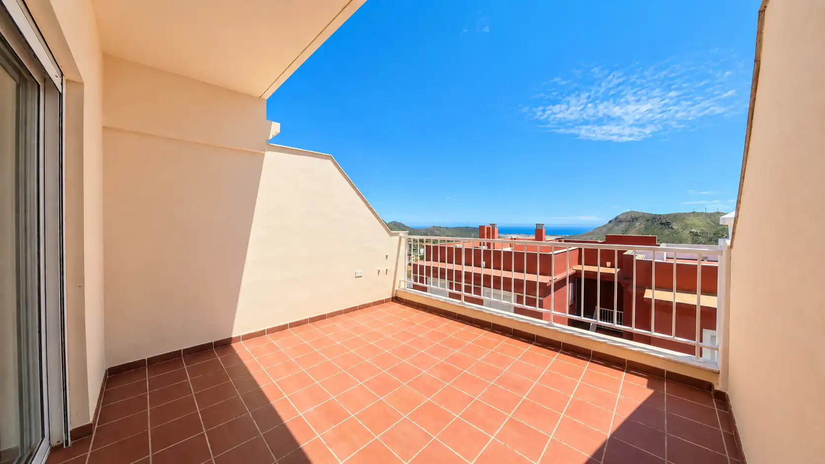 Terrasse von Wohnungen zum Verkauf in Arona mit Terrasse, Ofen und Waschmaschine