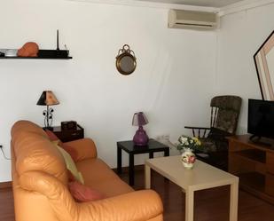 Living room of Flat to rent in  Granada Capital  with Air Conditioner, Heating and Private garden