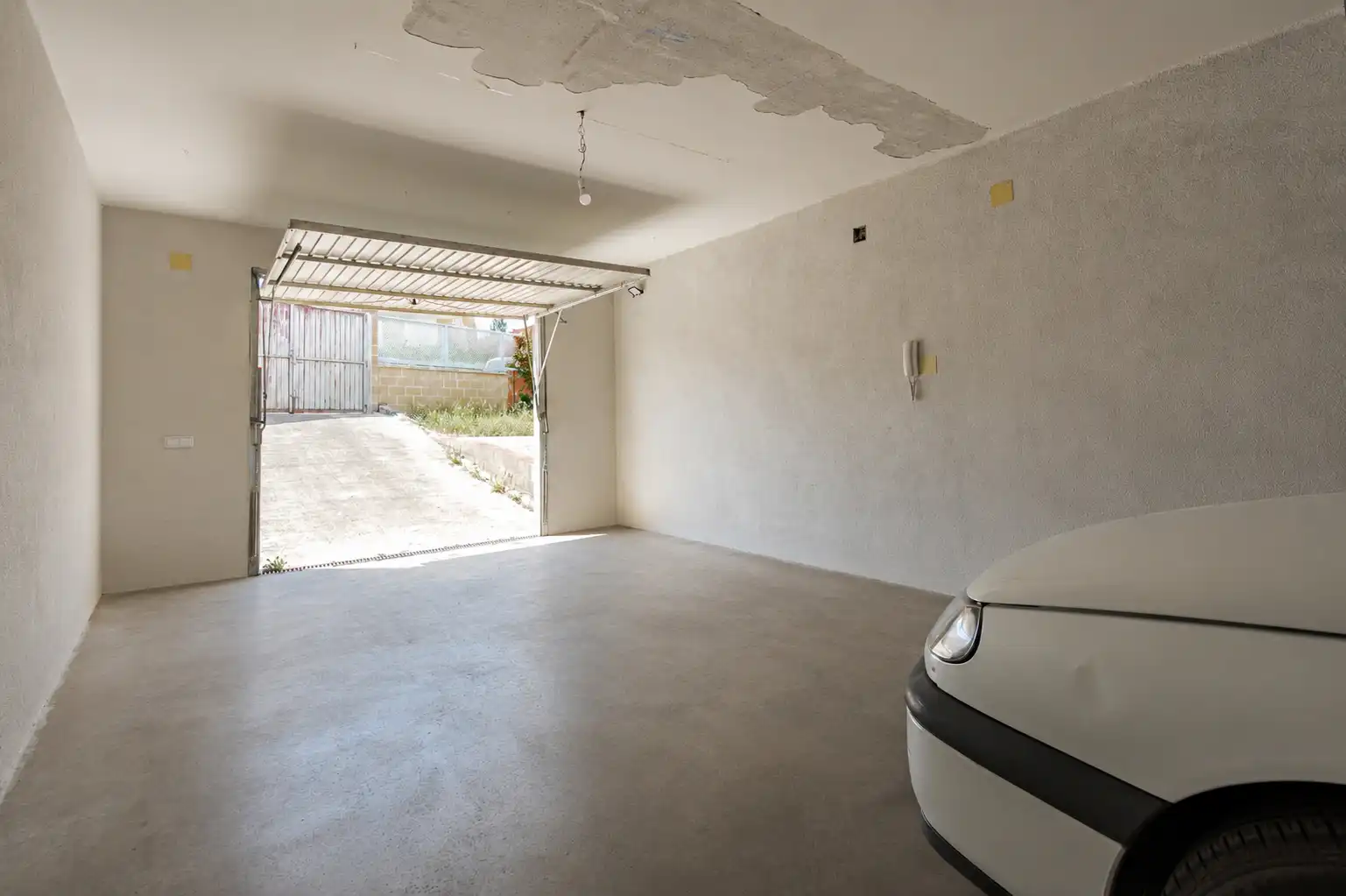 Parking de Casa o chalet en venta en Galápagos con Calefacción, Jardín privado y Terraza