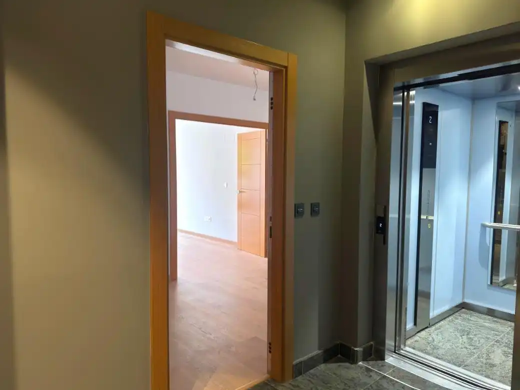 Wohnung zum Verkauf in Zaragoza mit Klimaanlage, Heizung und Ofen
