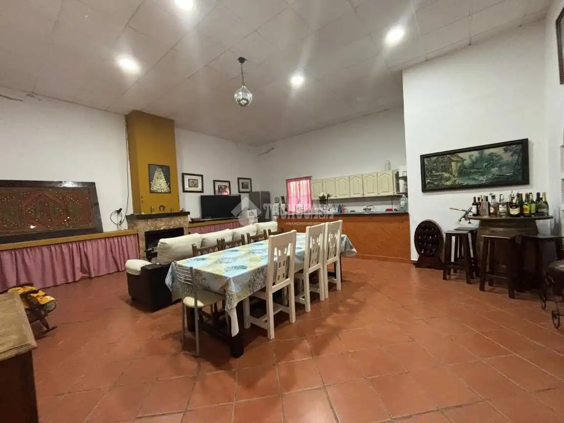 Dining room of Country homes for sale in La Luisiana
