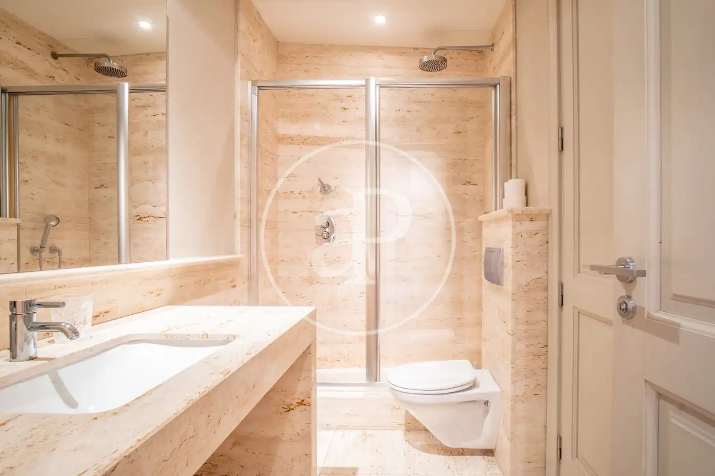 Badezimmer von Wohnung zur Miete in Barcelona mit Klimaanlage, Heizung und Möbliert