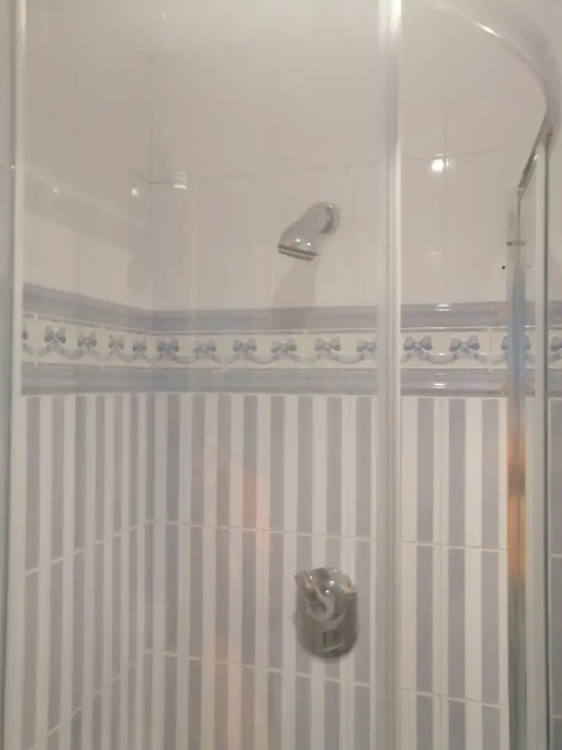 Bathroom of Flat for sale in Sevilla  with Air Conditioner, Furnished and Oven