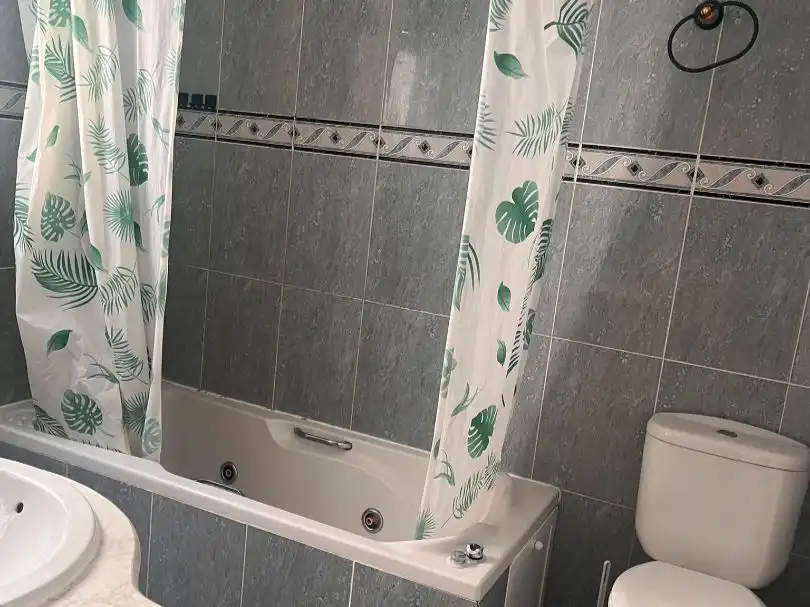 Badezimmer von Wohnung zur Miete in Badajoz Capital mit Terrasse