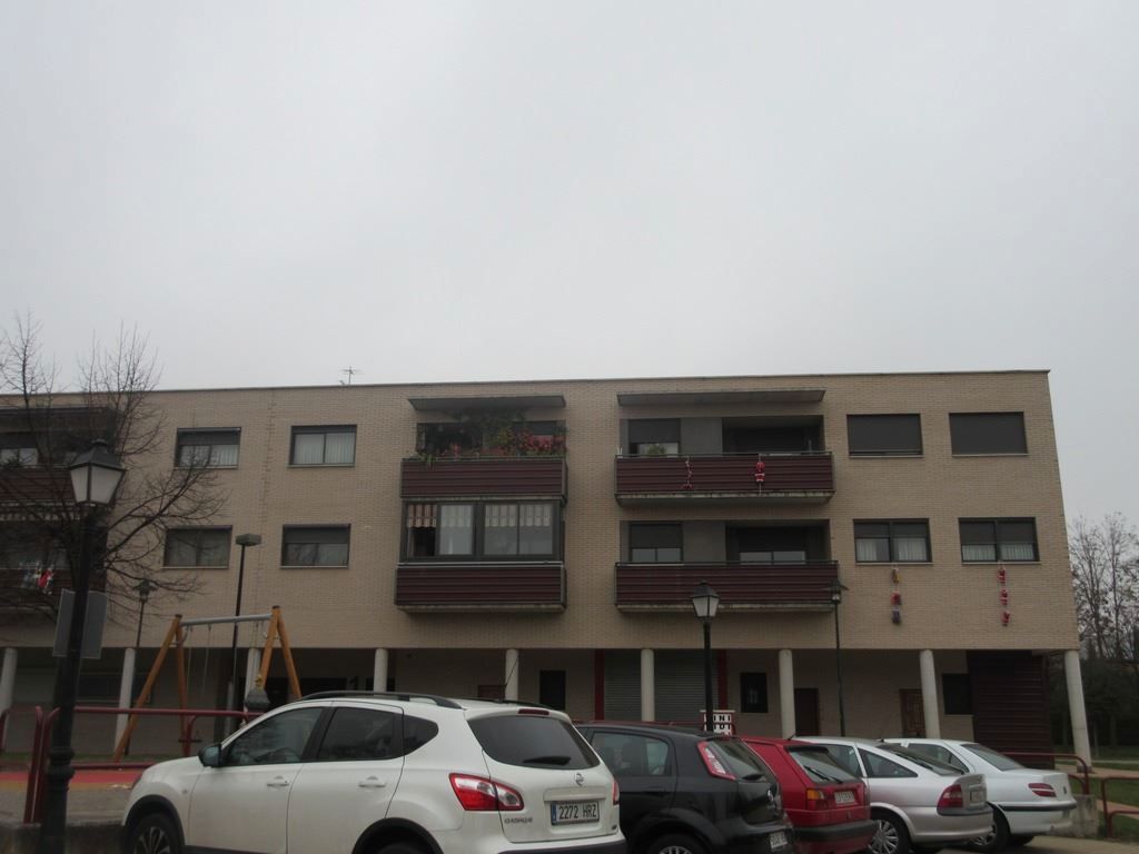 Vista exterior de Pis en venda en  Logroño amb Traster i Balcó